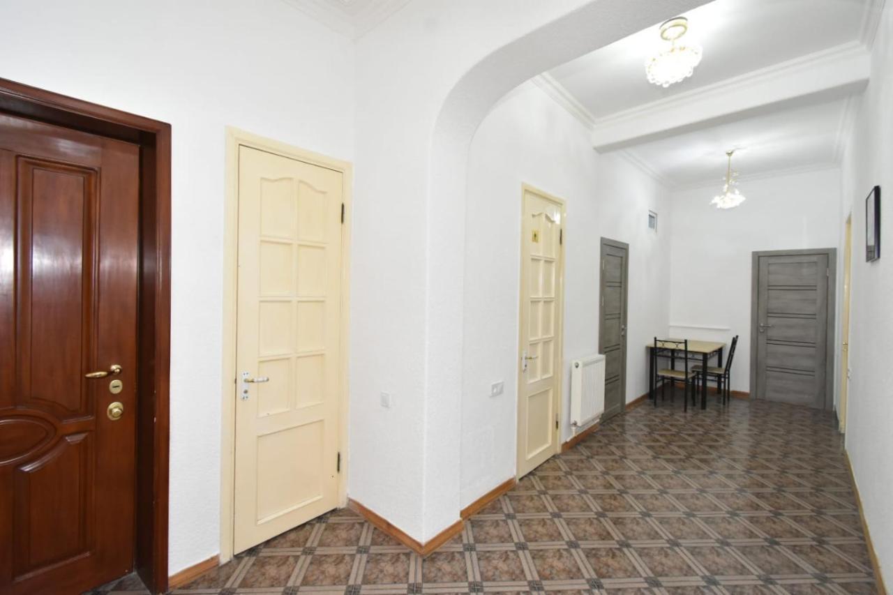 Guesthouses Opera Erevan Exterior foto
