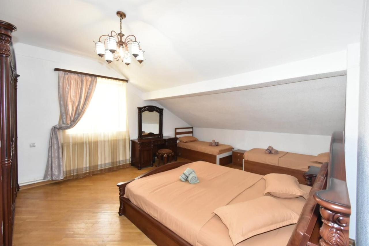 Guesthouses Opera Erevan Exterior foto