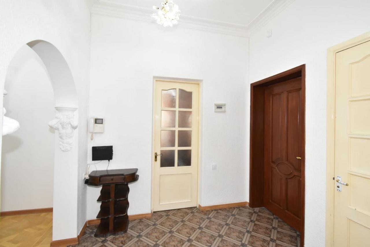 Guesthouses Opera Erevan Exterior foto