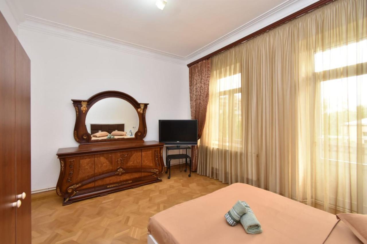 Guesthouses Opera Erevan Exterior foto