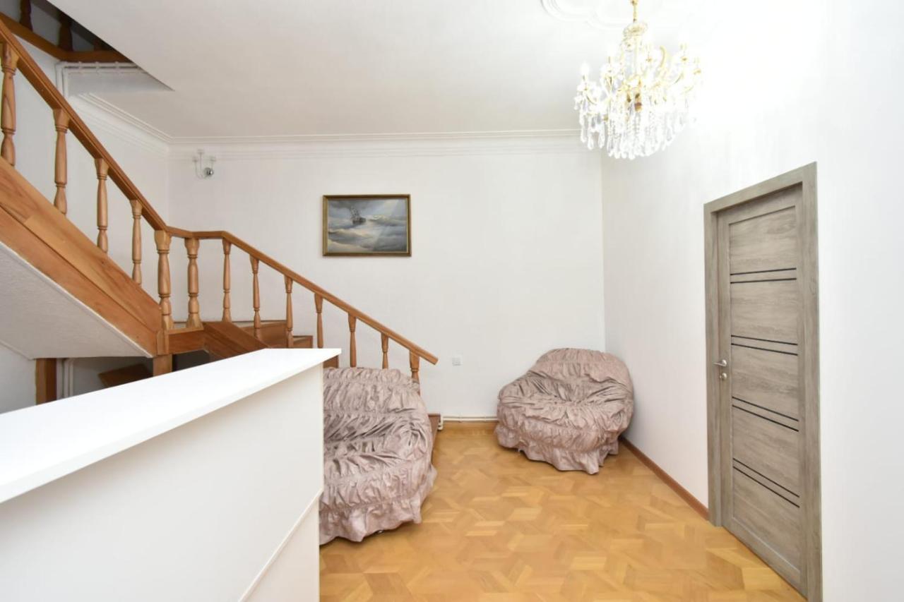 Guesthouses Opera Erevan Exterior foto