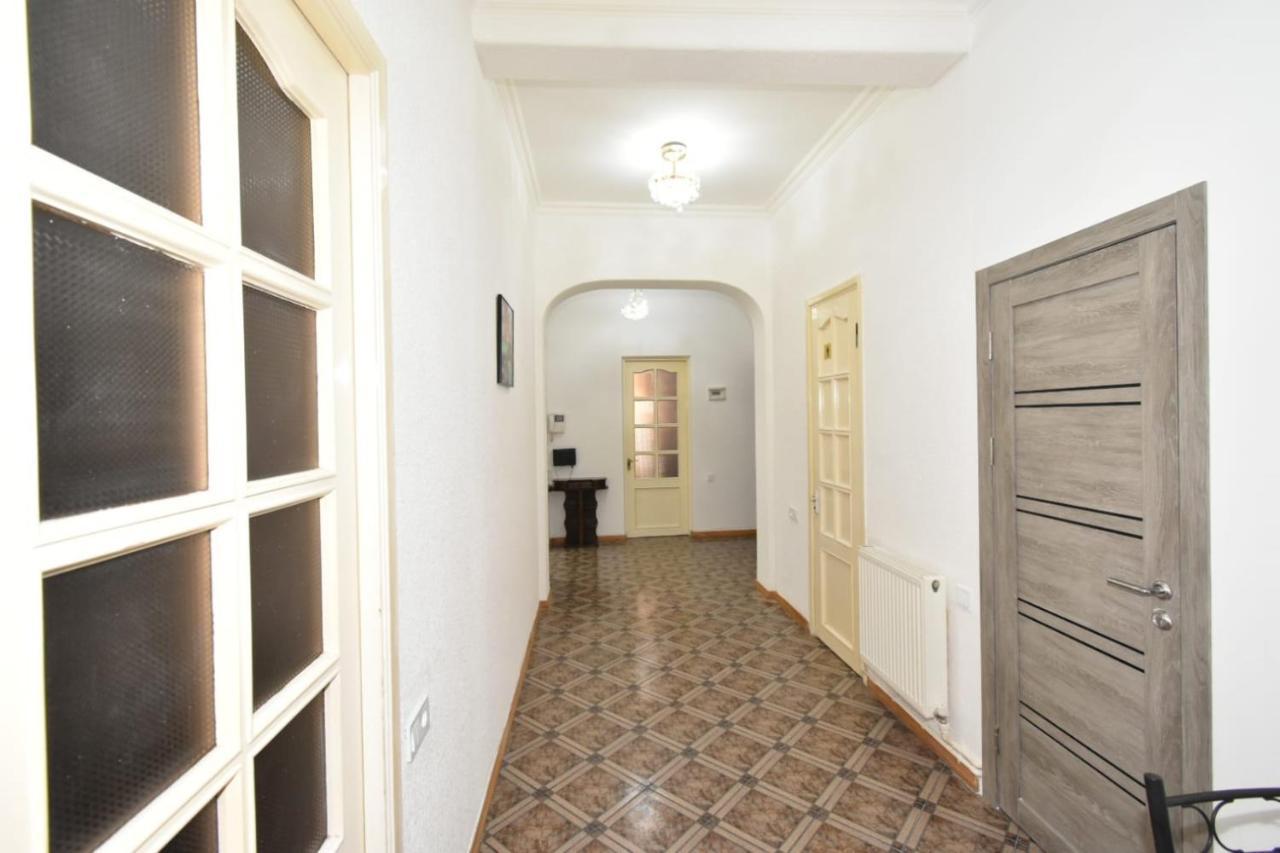 Guesthouses Opera Erevan Exterior foto